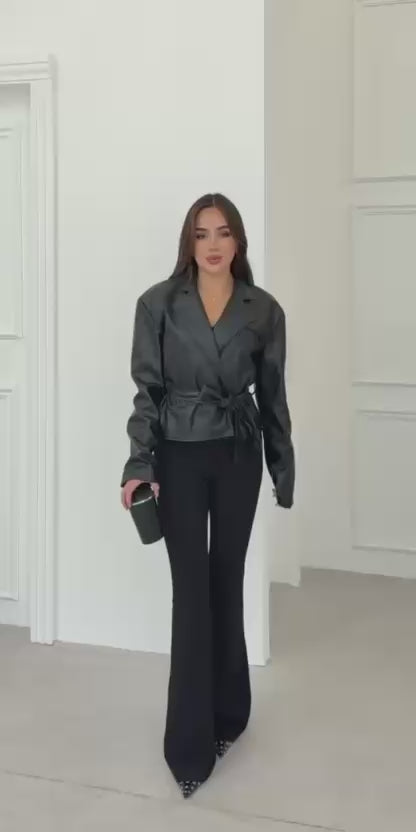 Xhaketë Elegante me Prerje Moderne😇⭐️