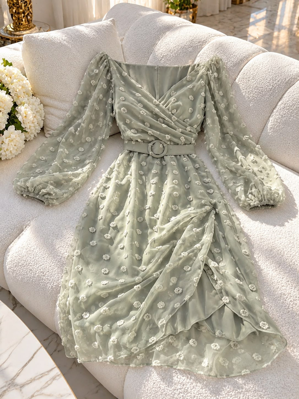 Fustan Elegant Femrash me Dantellë, Detaje 3D dhe Rrip në Bel | Stil Romantik Chic