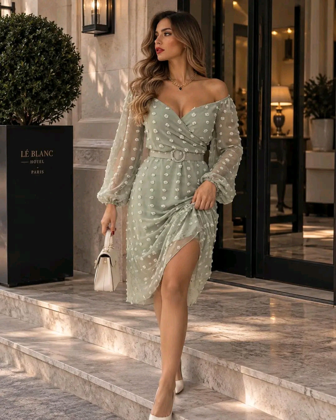 Fustan Elegant Femrash me Dantellë, Detaje 3D dhe Rrip në Bel | Stil Romantik Chic