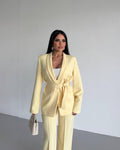 Kostum Femrash Elegant – E Verdhë Pastel